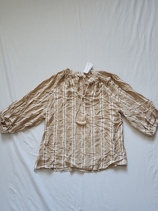 Gemma + Jane Tops - NWT Gemma + Jane Cream/White Stripe Woven Split Neck Top Size Medium